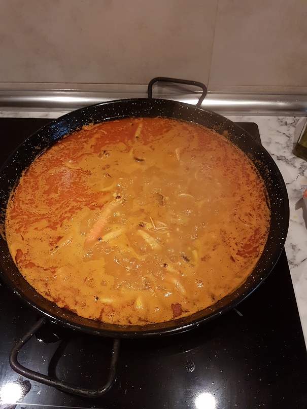 Настоящая Испания изнутри: как готовят паэлью из морепродуктов сами испанцы