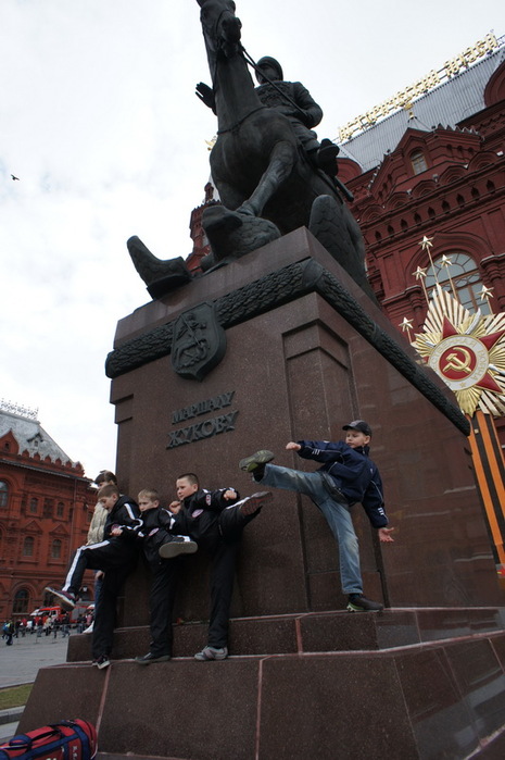 Монстрация в Москве, 18 фото + видео