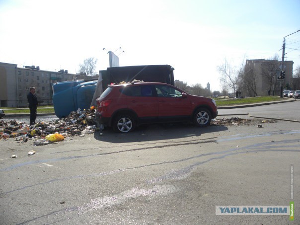 Водитель КамАЗ убил досками водителя BMW X6