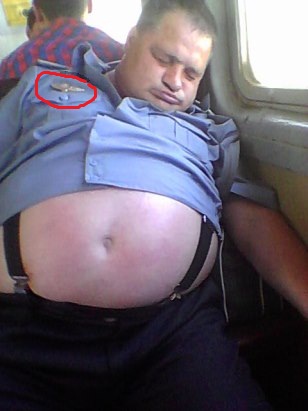 Беспредел ментов на автовокзале в Сызрани. 2 видео