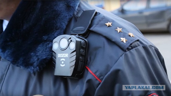 Кара гаишникам за губы уточкой