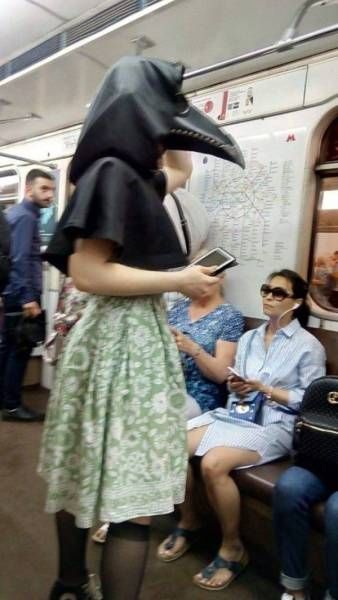 Модники и модницы из подземелий нашего метро. Масочный выпуск
