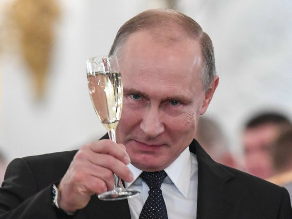 Почти 670 тыс. иностранцев получили гражданство России с начала года