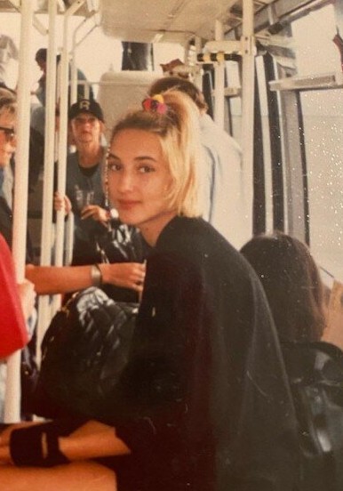 52-летняя Лера Кудрявцева заявила о разрыве с 36-летним мужем, хоккеистом Игорем Макаровым. Они жили в браке почти 11 лет