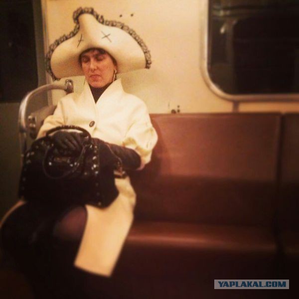 Модники в метро