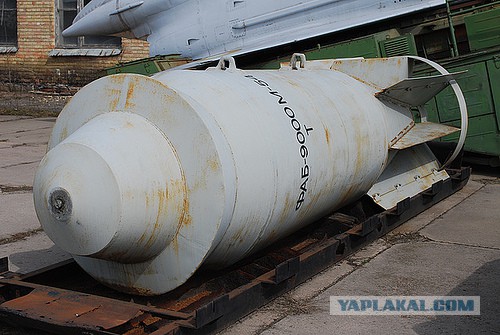 Полуторатонная бомба уничтожила в Сирии бункер боевиков