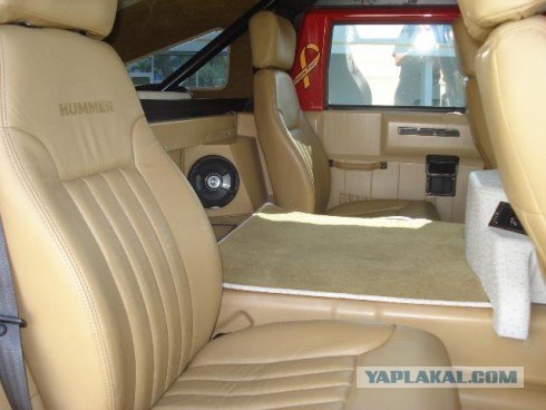 Китчевый Hummer H1 оценили в 89 000 долларов