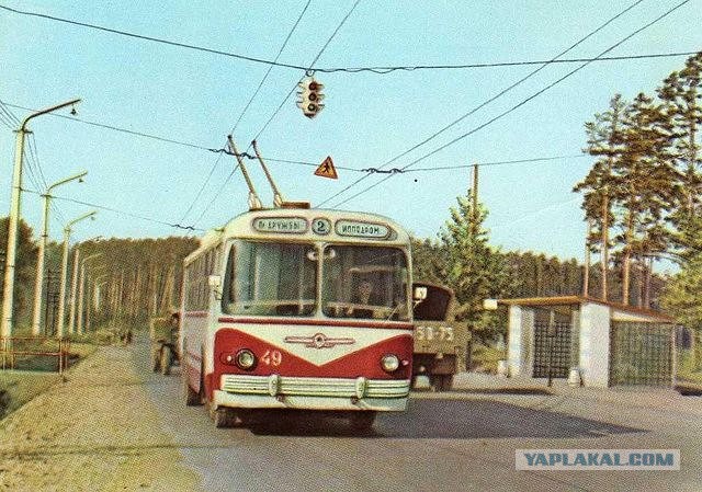 Троллейбусы ЗиУ-5