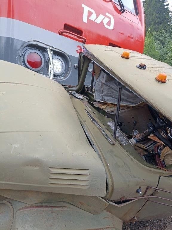 Опять поезд и грузовик. Авария с пассажирским поездом произошла в Пермском крае