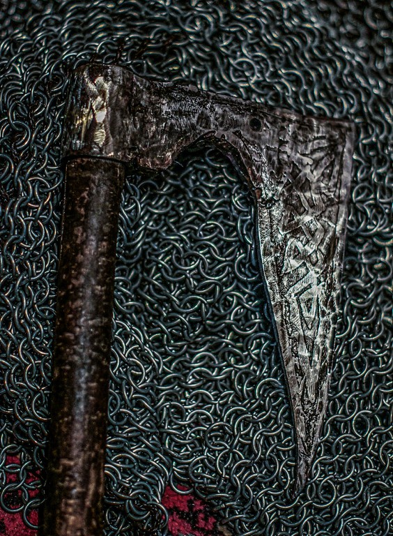 Как сделать топор таким, чтобы его можно было подарить?