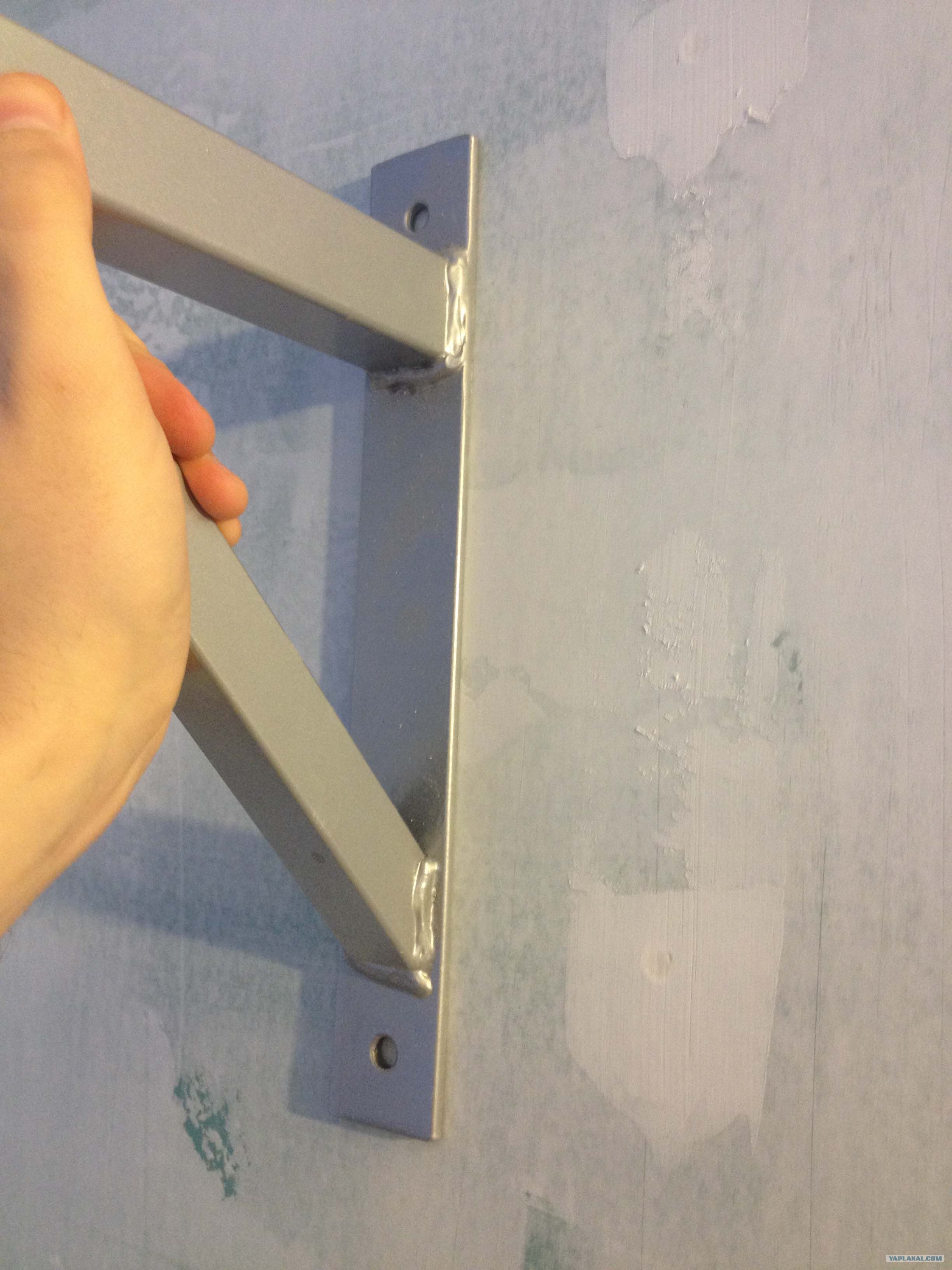 Турник настенный рекорд м1. Перекладина настенная. Подвесной турник на потолок на цепях. Крепление турника к стене из гипсокартона. Кронштейн для турника.