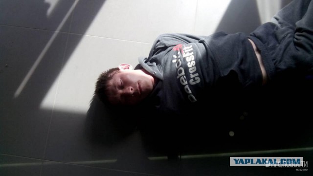 В Волгограде грабитель порезал лицо сотруднице салона сотовой связи