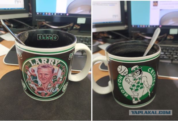 А из какой кружки вы пьёте на работе?