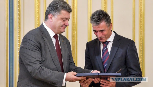 Порошенко назначил своим внештатным советником экс-генсека НАТО Расмуссена