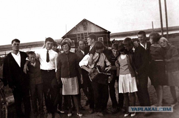Немного фотографий из жизни одной деревни 70-е  -  80-е...