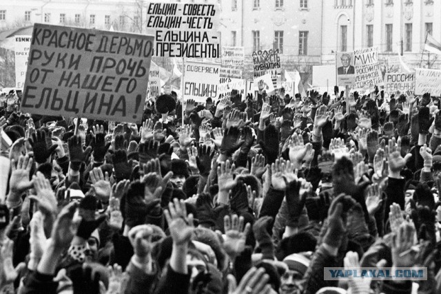 Пропаганда не справляется: москвичи помнят великий Октябрь