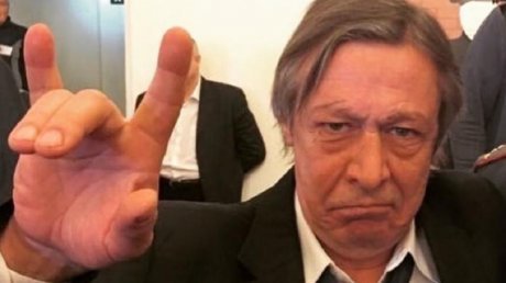 Михаила Ефремова доставили в Пресненский суд