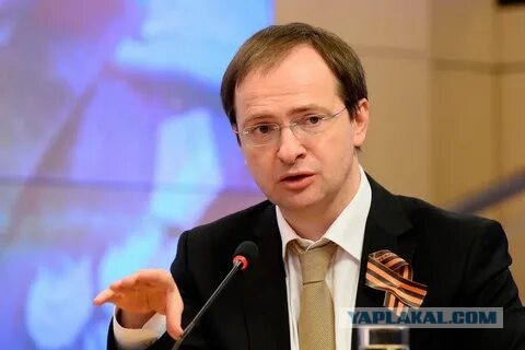 Уберите уже этого дурака