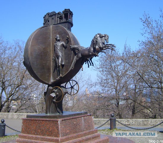 10 самых веселых памятников в России