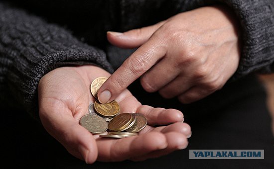 «Мне 47, на работу уже никуда не возьмут, товар не выбросишь, прибыли нет — пытаюсь держаться» — история ИП из региона