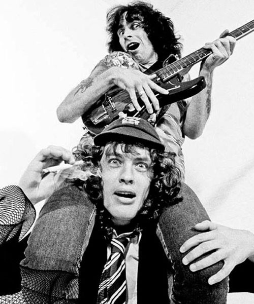 Музыка и музыканты:  AC/DC - T.N.T.