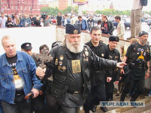 «Покажут фильм в кинотеатре, завтра он сгорит»: главное из интервью лидера «Христианского государства»