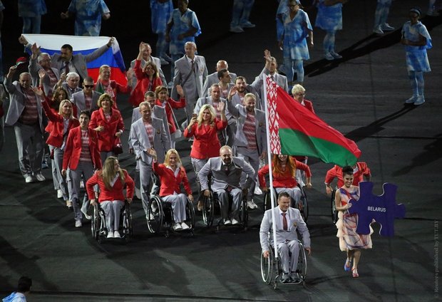 Белорусские спортсмены пронесли российский флаг на церемонии открытия паралимпиады