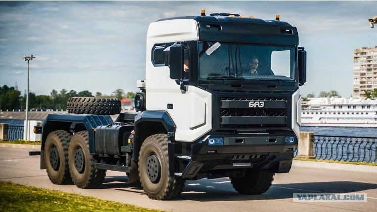 На замену Volvo, MAN, Scania и Mercedes: в России наладили производство грузовиков БАЗ с 90% отечественных комплектующих