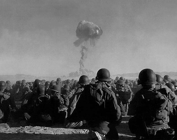65 лет назад СССР провел ядерные испытания с участием людей. Что происходило в тот день
