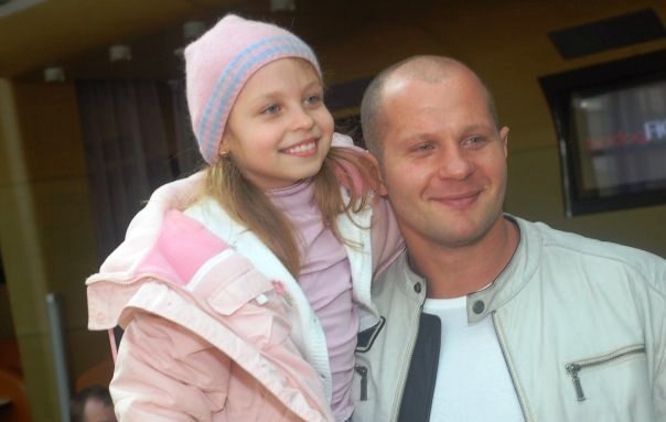 СМИ сообщили о нападении на дочь Федора Емельяненко