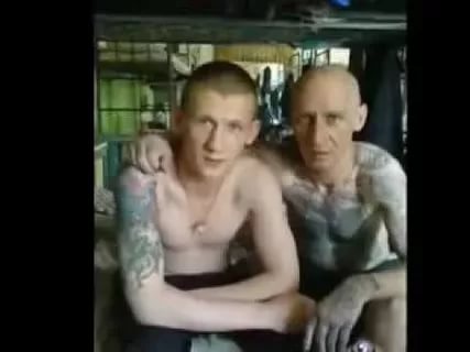 В Сети появилось видео драки с полицейскими в центре Москвы
