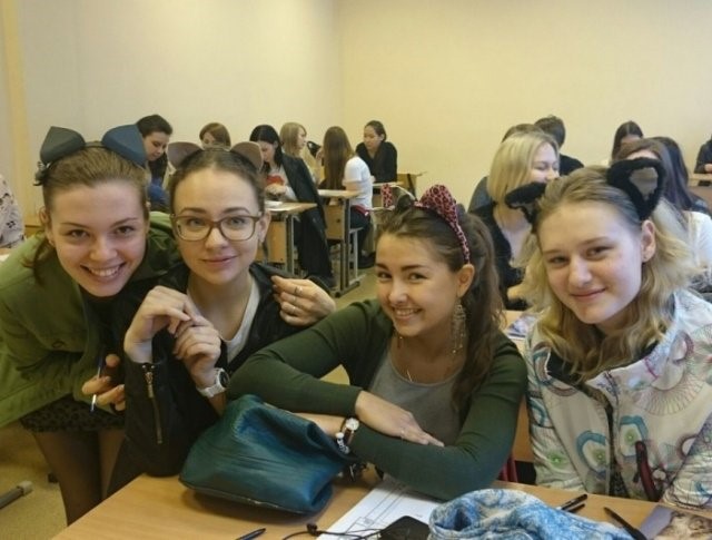Студент ради зачёта пришёл на пару в костюме котика