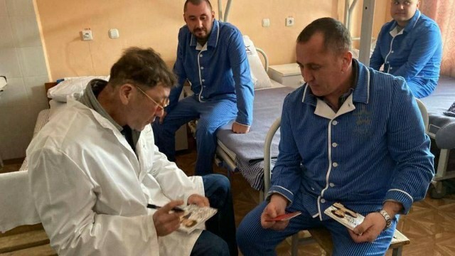 Григорий Лепс навестил раненых, участвовавших в спецоперации