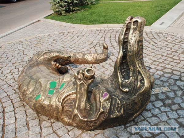 Необычные статуи мира