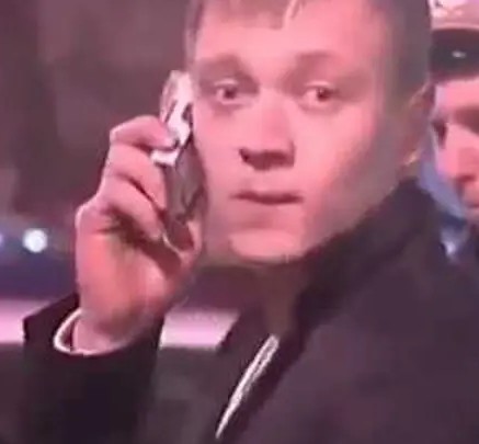 Пьяный ФСБшник устроил шоу перед ДПС. "Камеру и паспорта давайте сюда!"