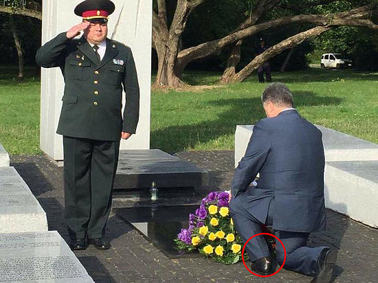 Британцев умилила дырка на носке принца Чарльза: «Он один из нас!»
