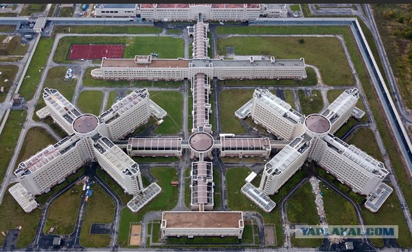 По требованиям православных активистов на тысячную купюру добавлены Кресты