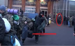 Митингующие в Киеве штурмуют здание Рады