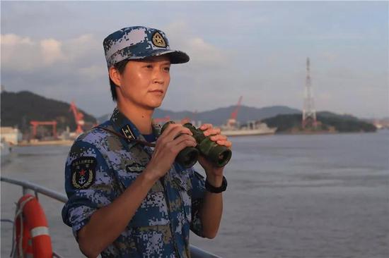 Хуйсяо - первая женщина командир боевого корабля ВМС НОАК