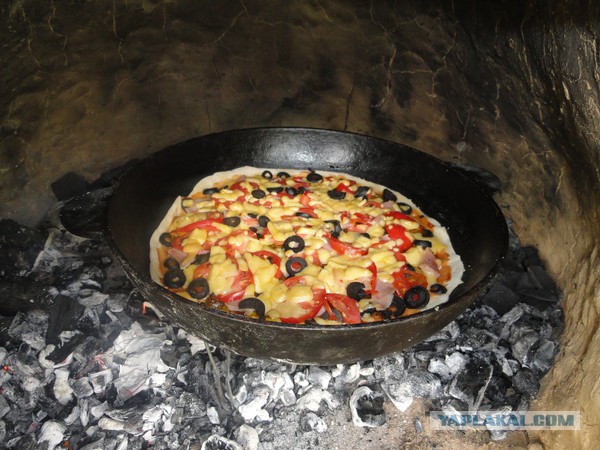 Печь для пиццы. Pizza oven.