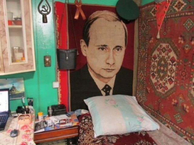 В Иркутской области школьников отправили на шествие с портретами и цитатами президента для отражения «эпохи Путина»