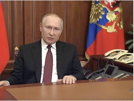 Площадь пожара в порту Темрюка после ночной атаки увеличилась до 4 тысяч кв. м, сообщил оперштаб региона