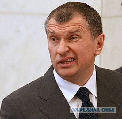 Медведев: тем, кто накручивает цены на бензин, нужно дать по рукам