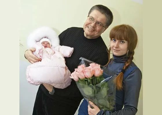 У Улюкаева в кабинете нашли часы за 800 тысяч рублей и золотые монеты