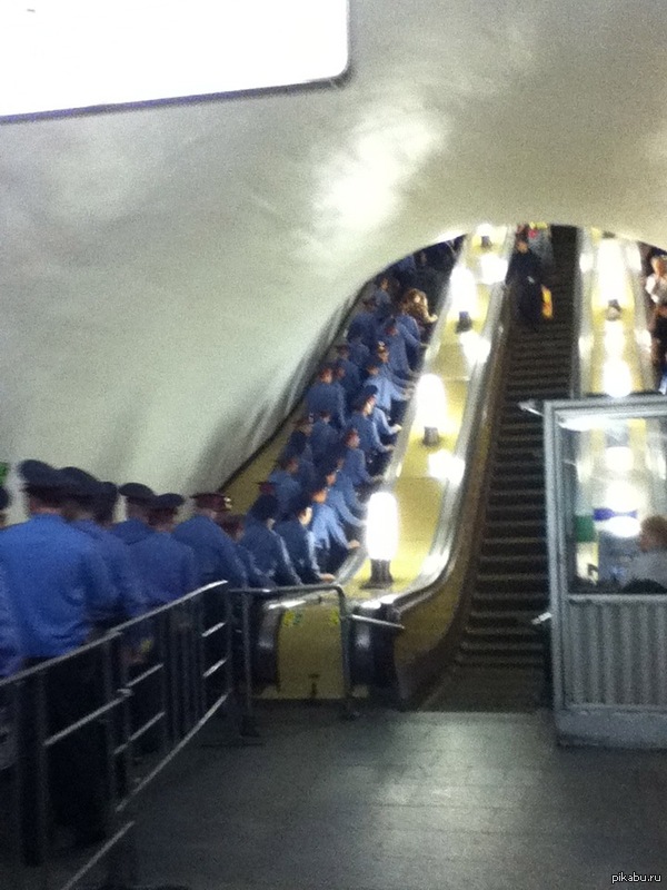 Четкие и непередаваемо модные личности попадаются в метро