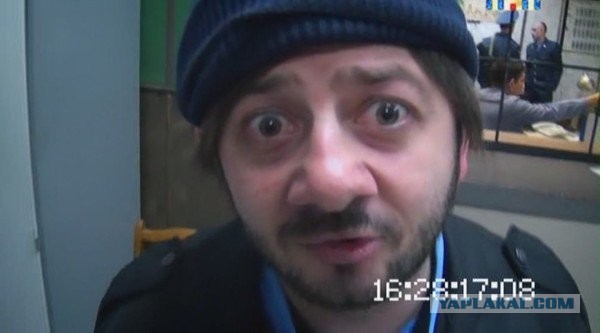Она всего пару дней на карантине, а уже всех соседей за... мучила