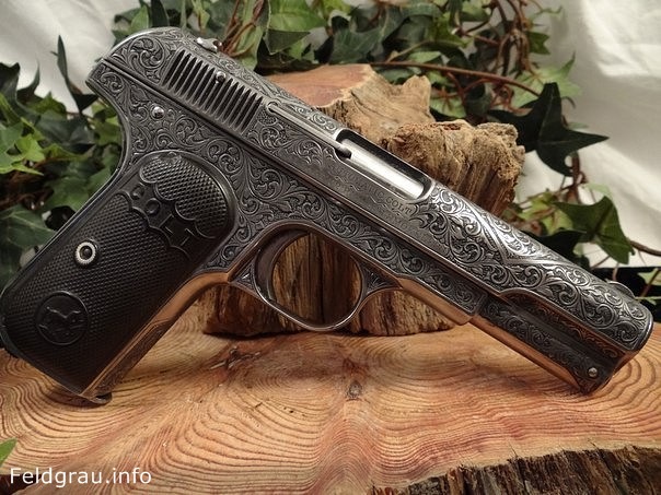 Пистолет Colt Model 1903 Pocket Hammerless - шедевр оружейной эстетики.