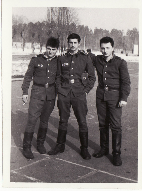 Актеры и армия