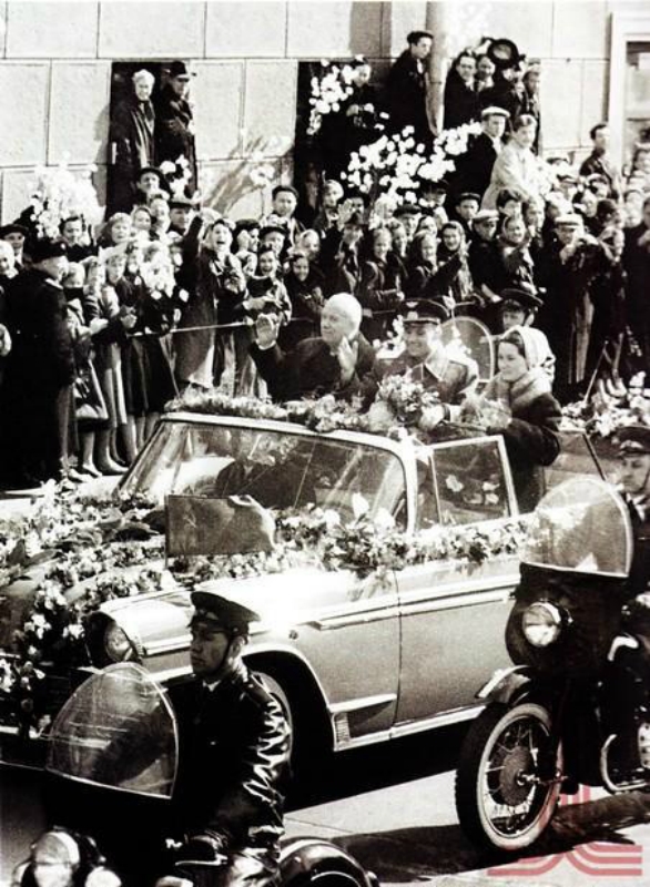 Встреча гагарина в москве после полета