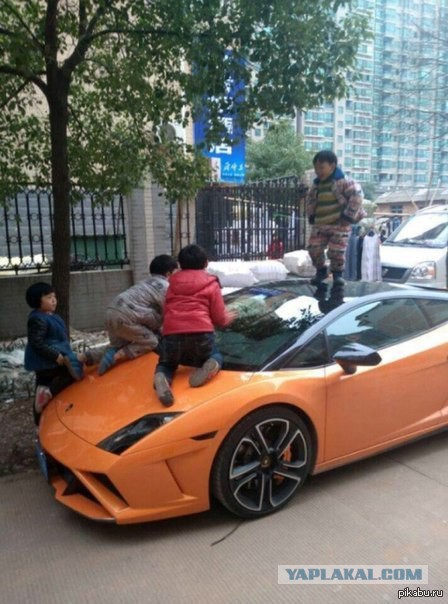 Девушка на Lamborghini прокатилась по Сочи со скоростью 300 километров в час. Теперь ей грозит лишение прав на полгода